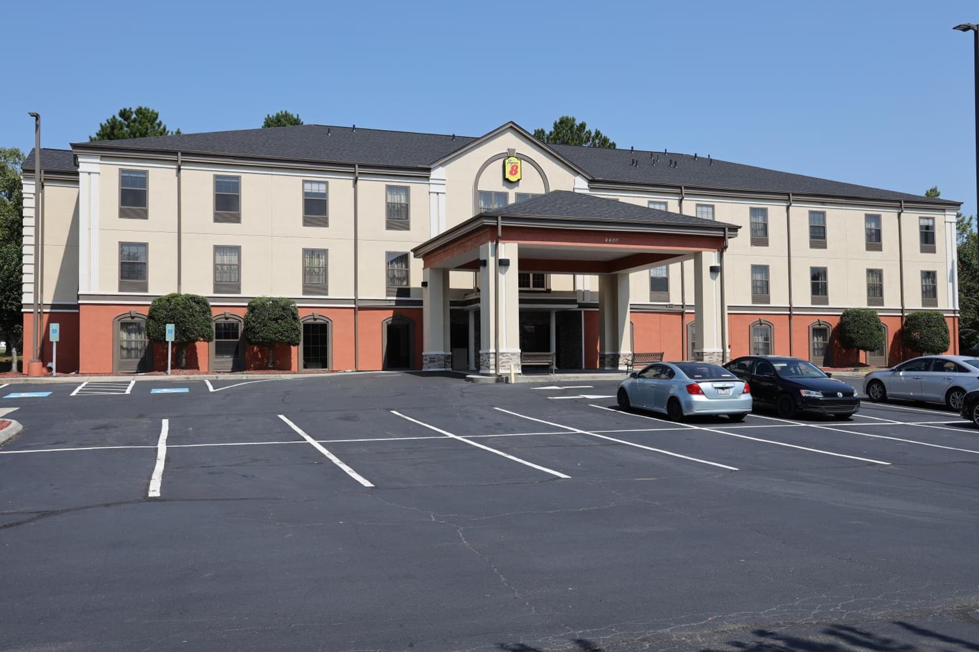 Super 8 by Wyndham High Point/Greensboro gallery photo in High Point, NC — image 25