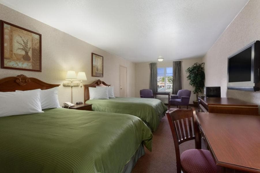 Travelodge by Wyndham Orange County Airport/ Costa Mesa gallery photo in Costa Mesa, CA — image 15