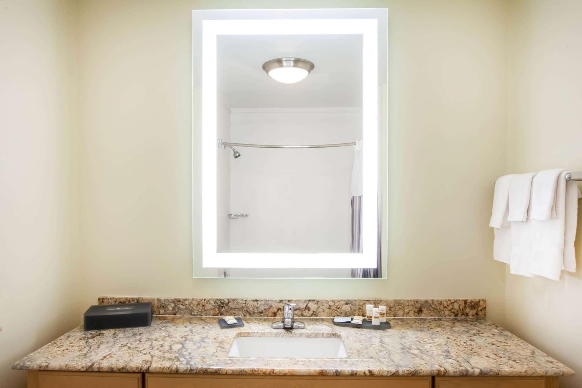 La Quinta by Wyndham Odessa North gallery photo in Odessa, TX — image 17