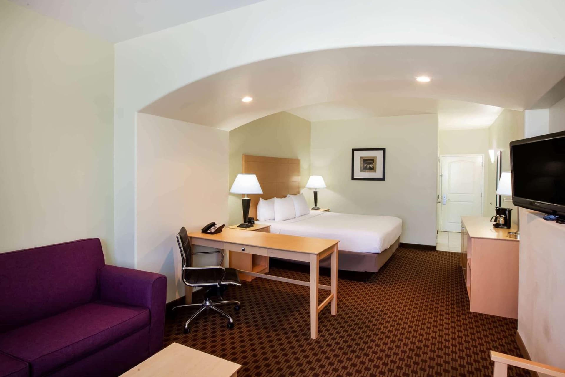 La Quinta by Wyndham Odessa North interior in Odessa, TX — gallery photo 2