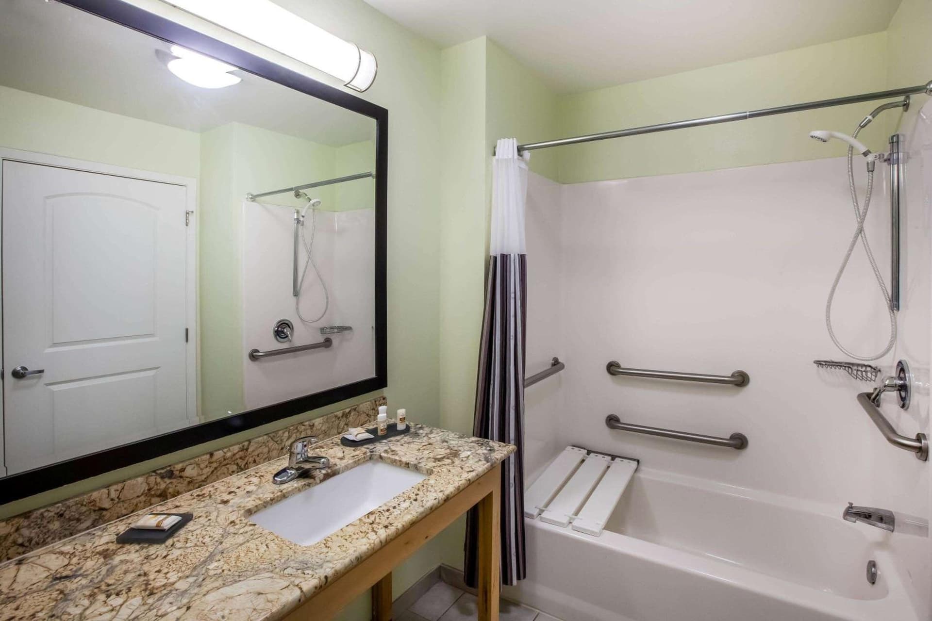 La Quinta by Wyndham Odessa North gallery photo in Odessa, TX — image 29