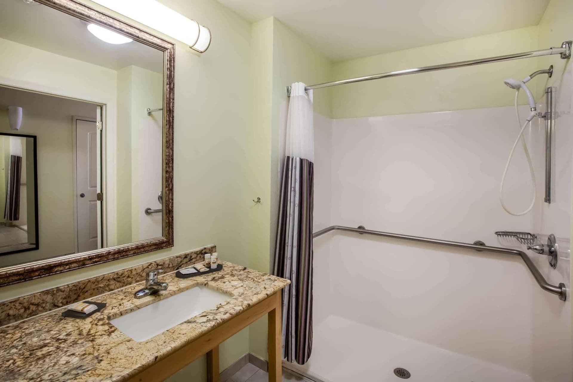 La Quinta by Wyndham Odessa North gallery photo in Odessa, TX — image 12