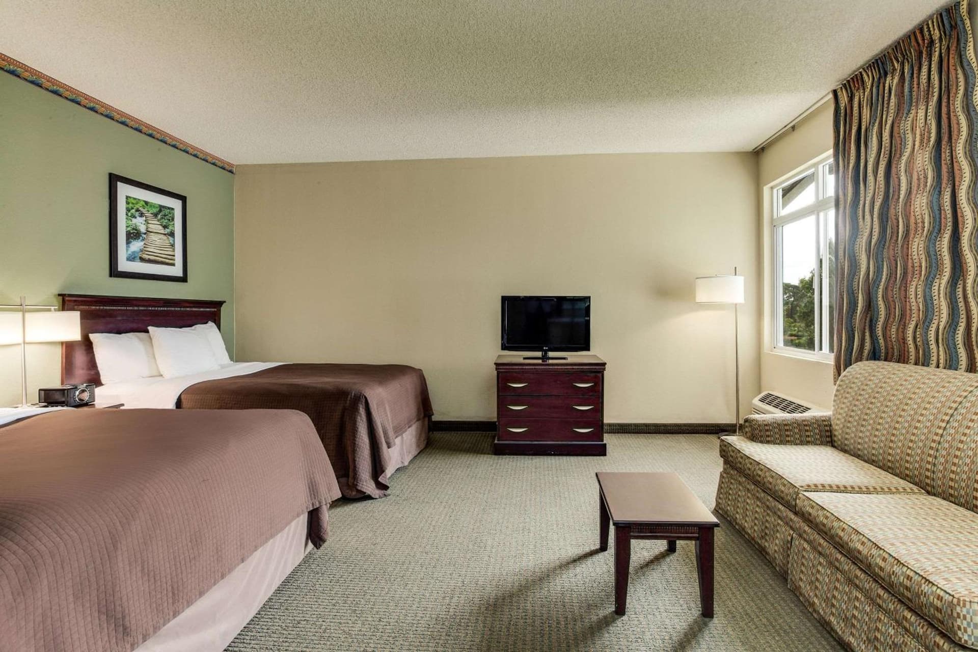 MainStay Suites at PGA Village interior in Port Saint Lucie, FL — gallery photo 2