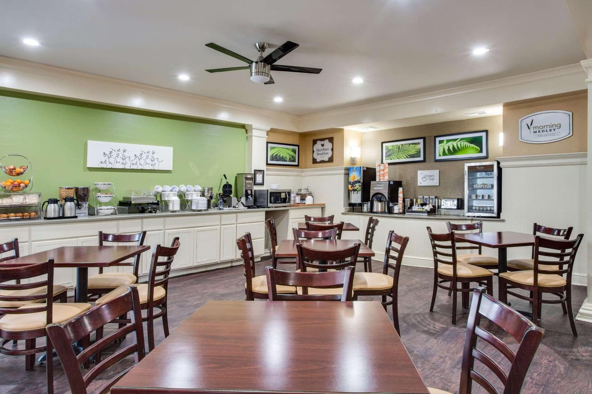 MainStay Suites at PGA Village gallery photo in Port Saint Lucie, FL — image 9