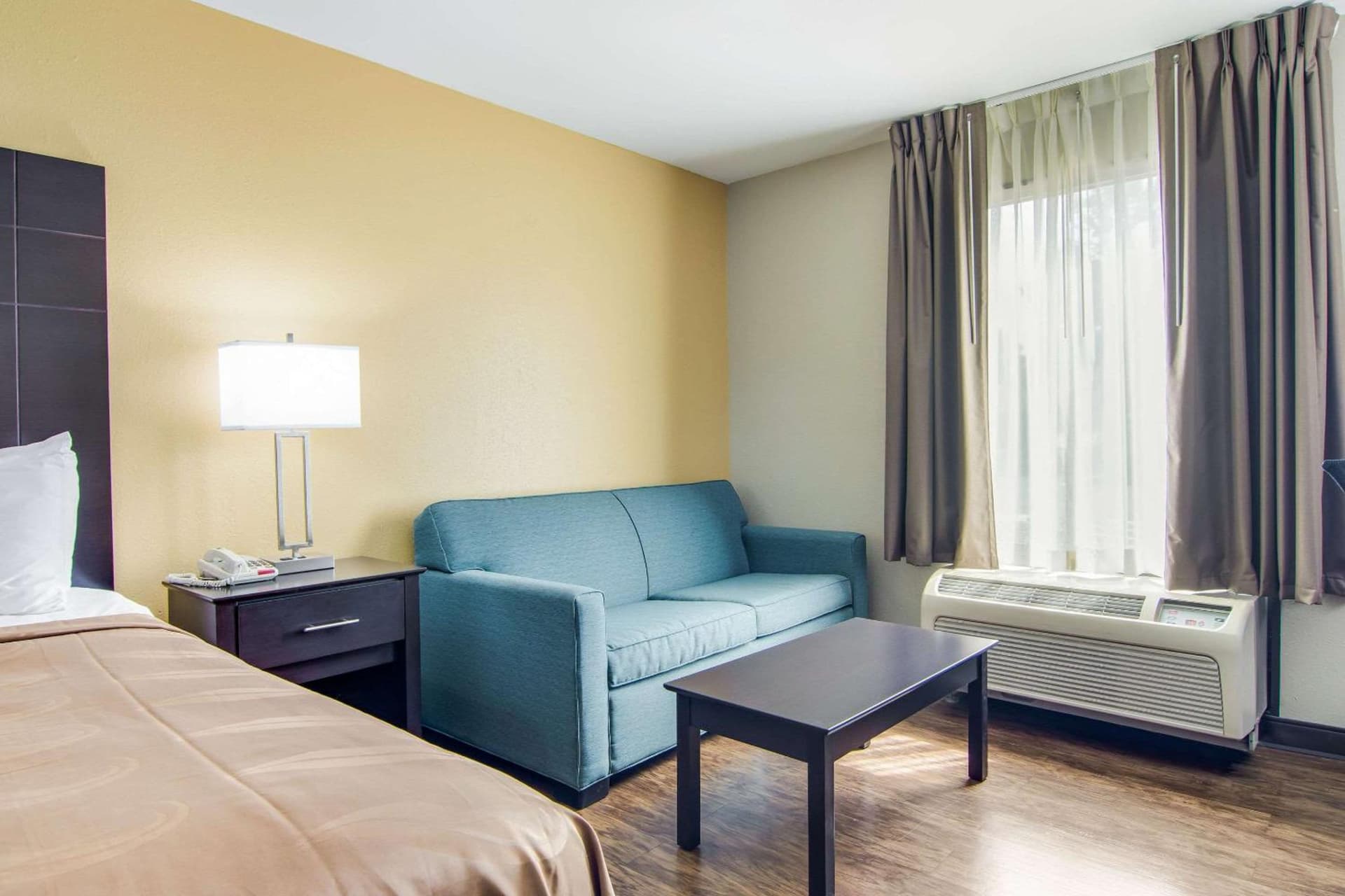 Quality Inn & Suites Canton, GA interior in Canton, GA — gallery photo 2