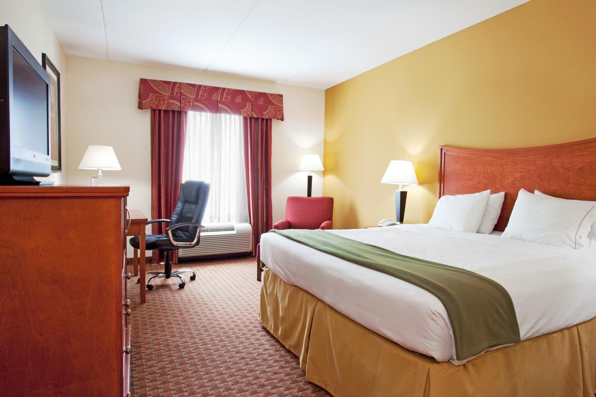 Holiday Inn Express Hotel & Suites Jacksonville North-Fernandina by IHG property views in Yulee, FL — gallery photo 3