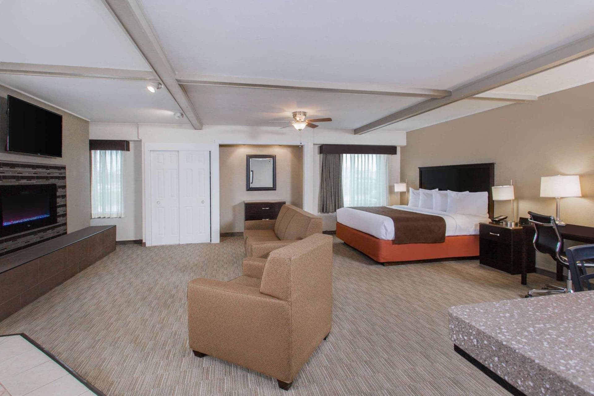 AmericInn by Wyndham Janesville gallery photo in Janesville, WI — image 61