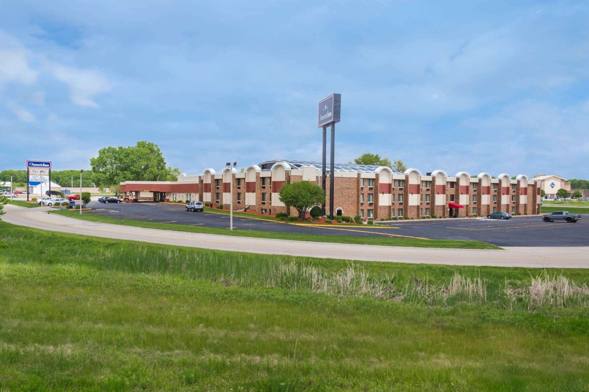 AmericInn by Wyndham Janesville interior in Janesville, WI — gallery photo 2