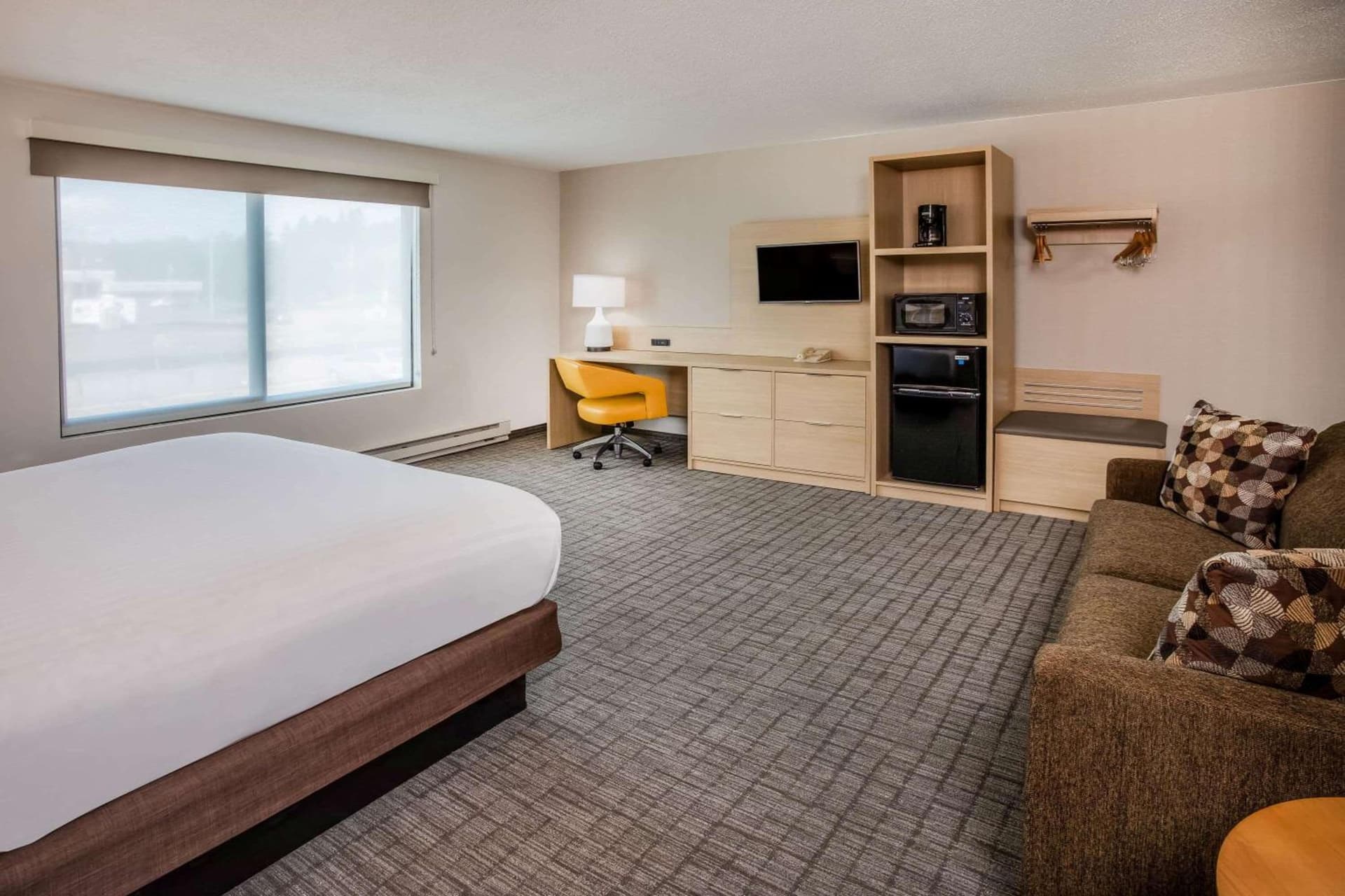 Days Inn & Suites by Wyndham Duluth by the Mall gallery photo in Duluth, MN — image 19