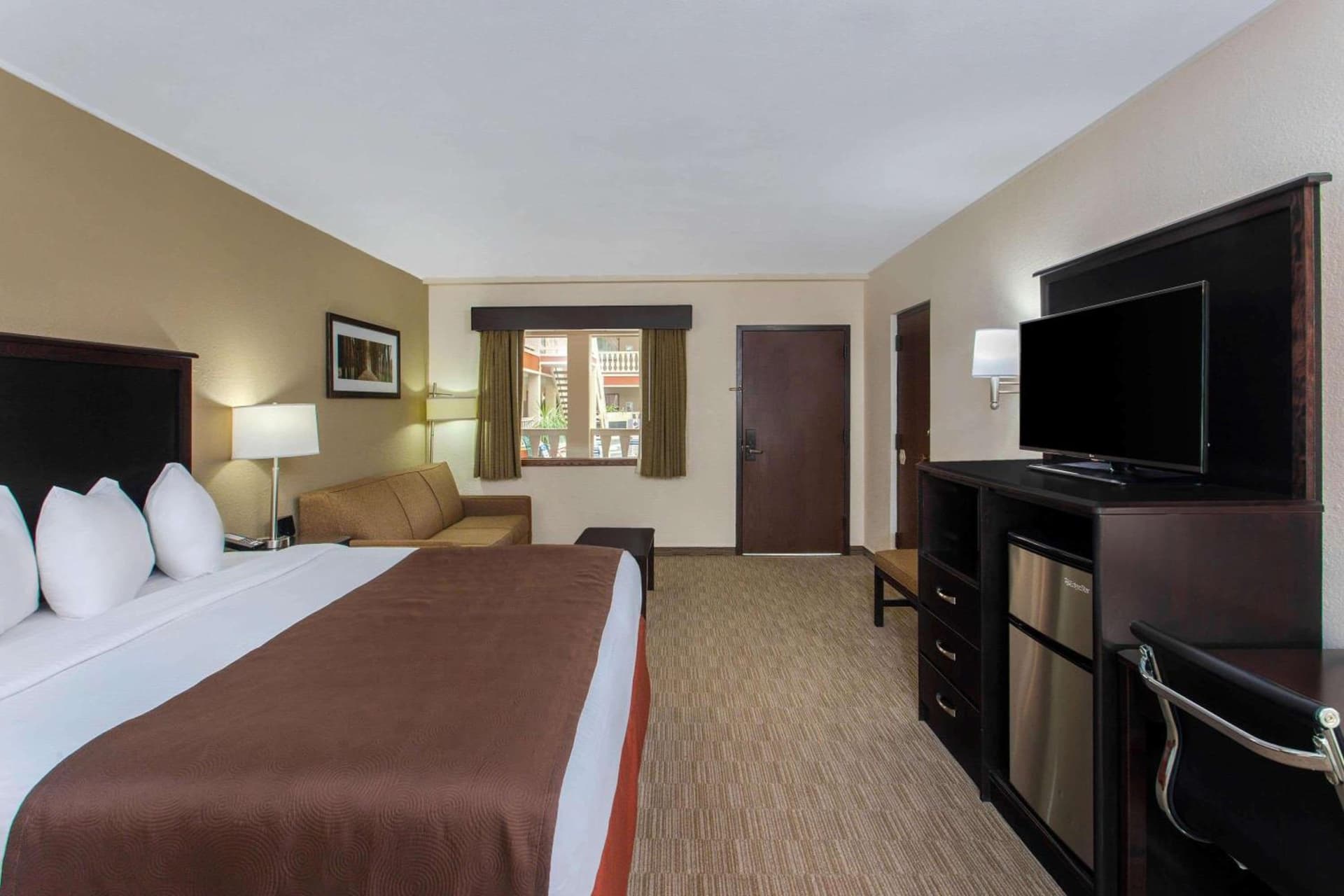 AmericInn by Wyndham Janesville gallery photo in Janesville, WI — image 40