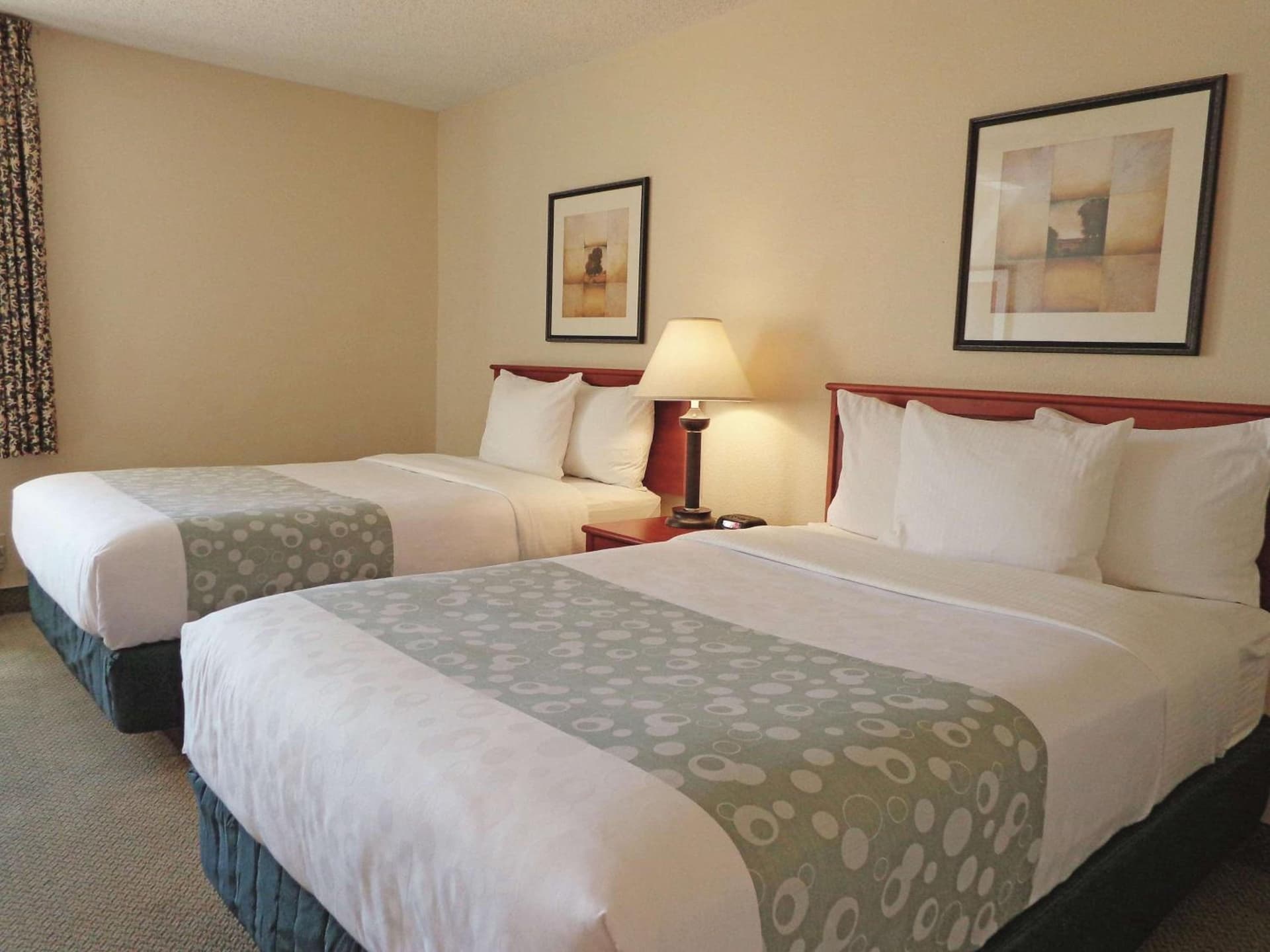 La Quinta by Wyndham Albuquerque Journal Ctr NW interior in Albuquerque, NM — gallery photo 2