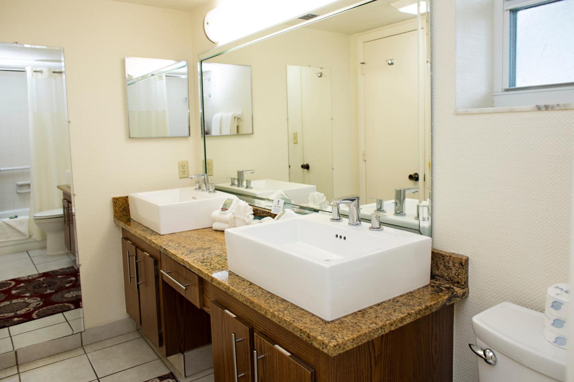 Best Western Naples Inn & Suites interior in Naples, FL — gallery photo 2