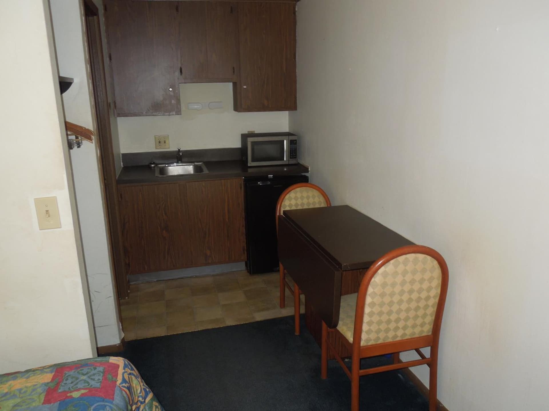 Xenia Country Inn interior in Xenia, OH — gallery photo 2