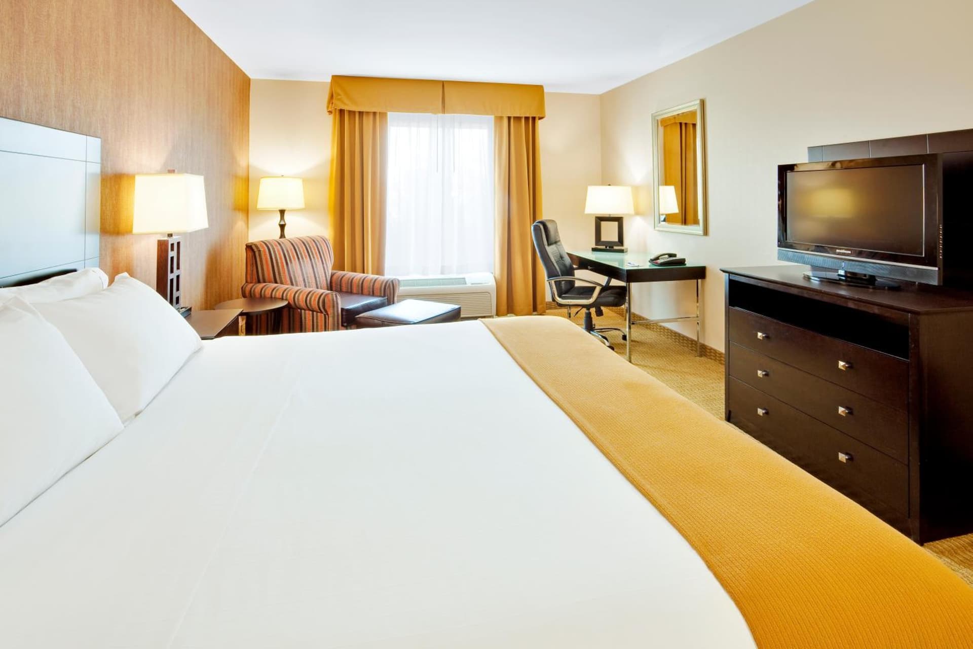 Holiday Inn Express Hotel & Suites Lebanon by IHG gallery photo in Lebanon, PA — image 40