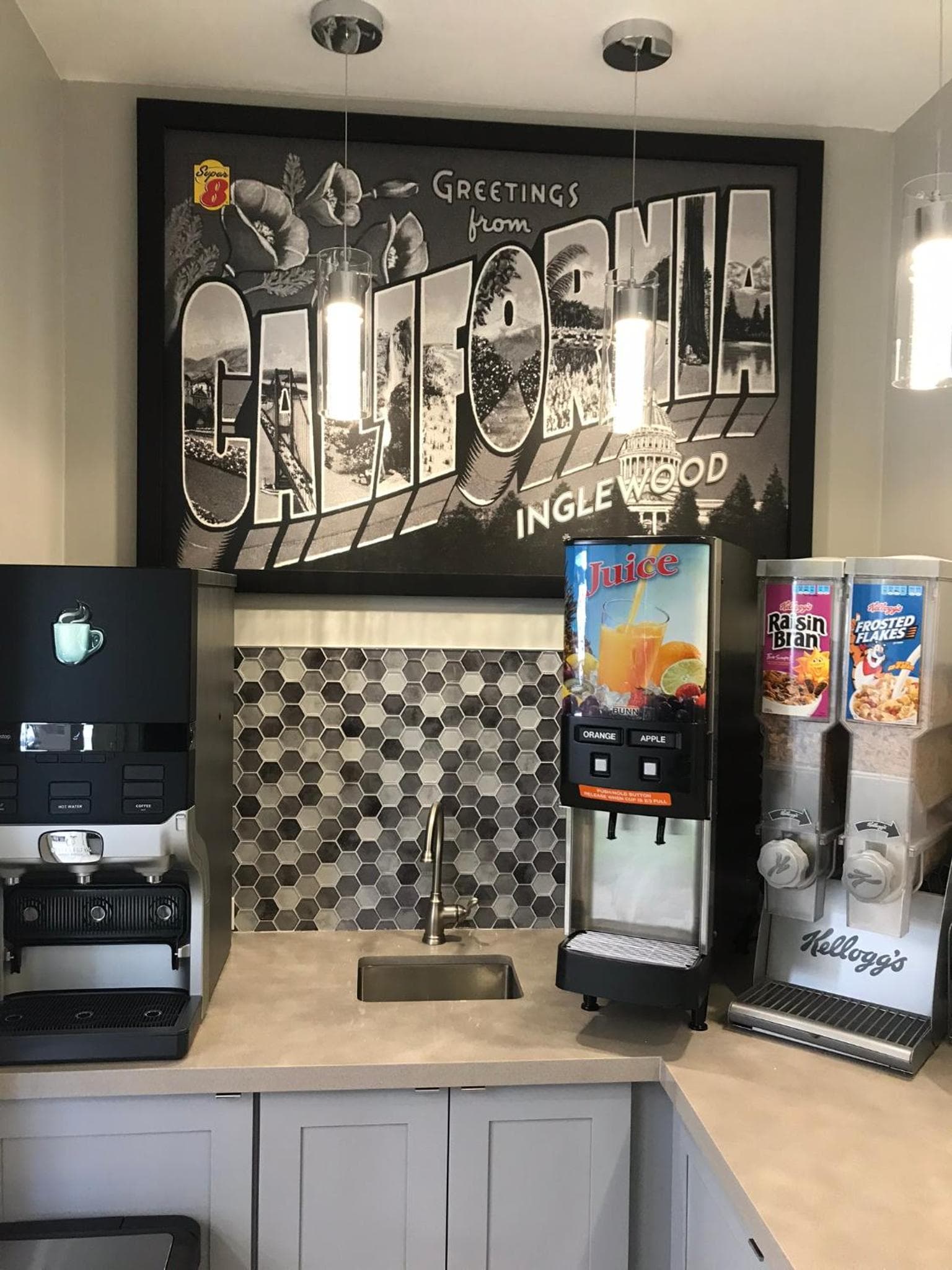 Super 8 by Wyndham Inglewood/LAX/LA Airport gallery photo in Inglewood, CA — image 30