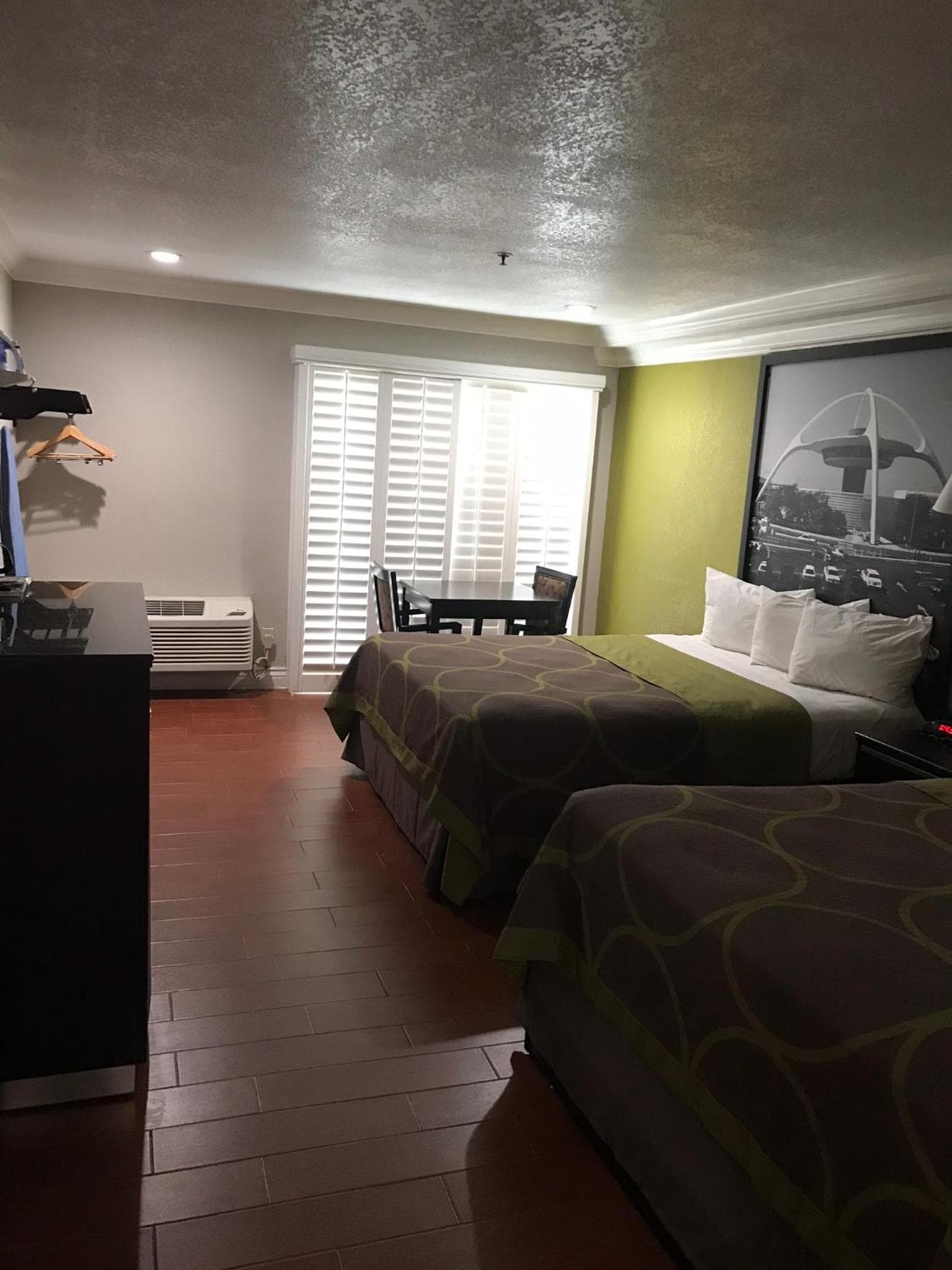 Super 8 by Wyndham Inglewood/LAX/LA Airport gallery photo in Inglewood, CA — image 5