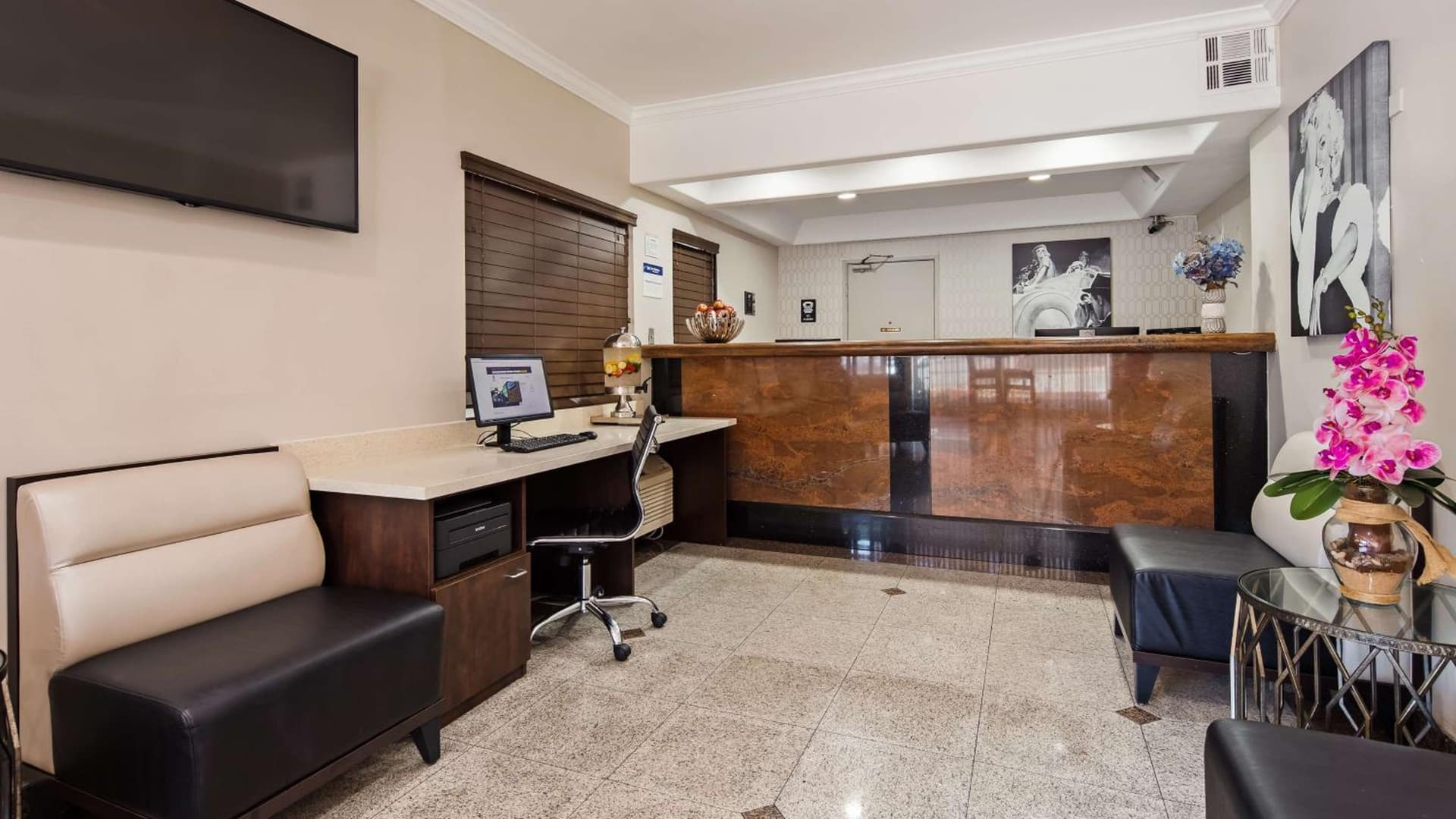 Best Western Hollywood Plaza Hotel - Walk of Fame Film City LA interior in Los Angeles, CA — gallery photo 2