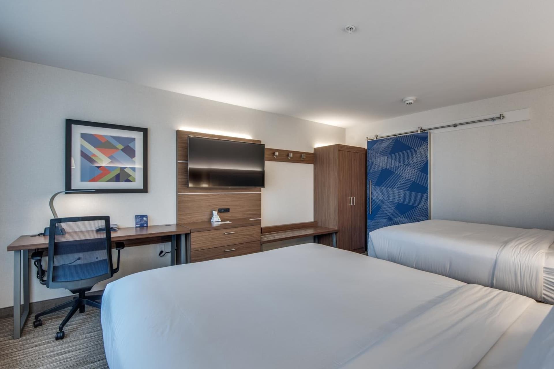 Holiday Inn Express & Suites Dallas North - Addison by IHG interior in Addison, TX — gallery photo 2