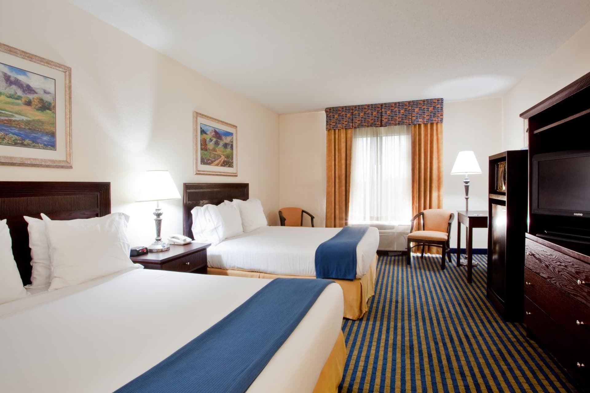 Holiday Inn Express & Suites Chesapeake by IHG interior in Chesapeake, VA — gallery photo 2
