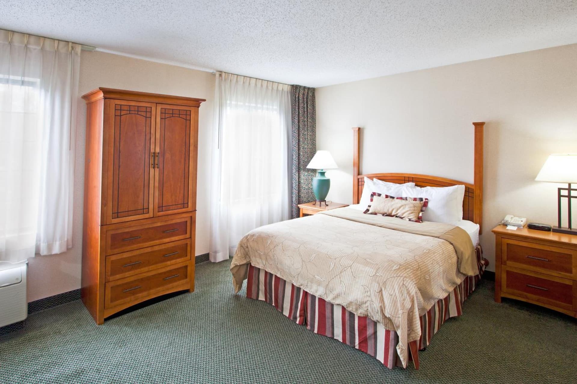 Staybridge Suites Detroit-Utica by IHG interior in Utica, MI — gallery photo 2