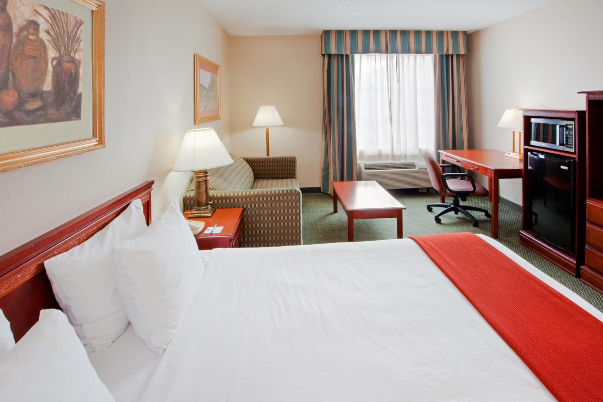 Holiday Inn Express Hanover by IHG property views in Hanover, PA — gallery photo 3