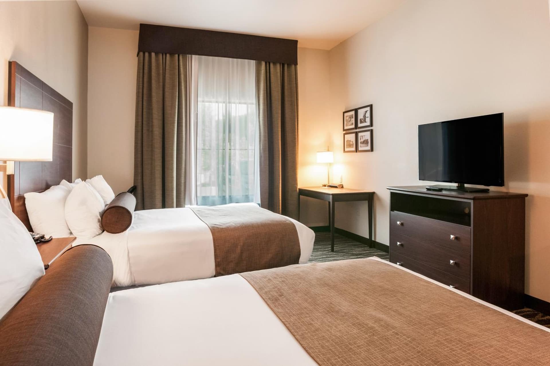 Cobblestone Hotel & Suites Appleton International Airport gallery photo in Neenah, WI — image 31