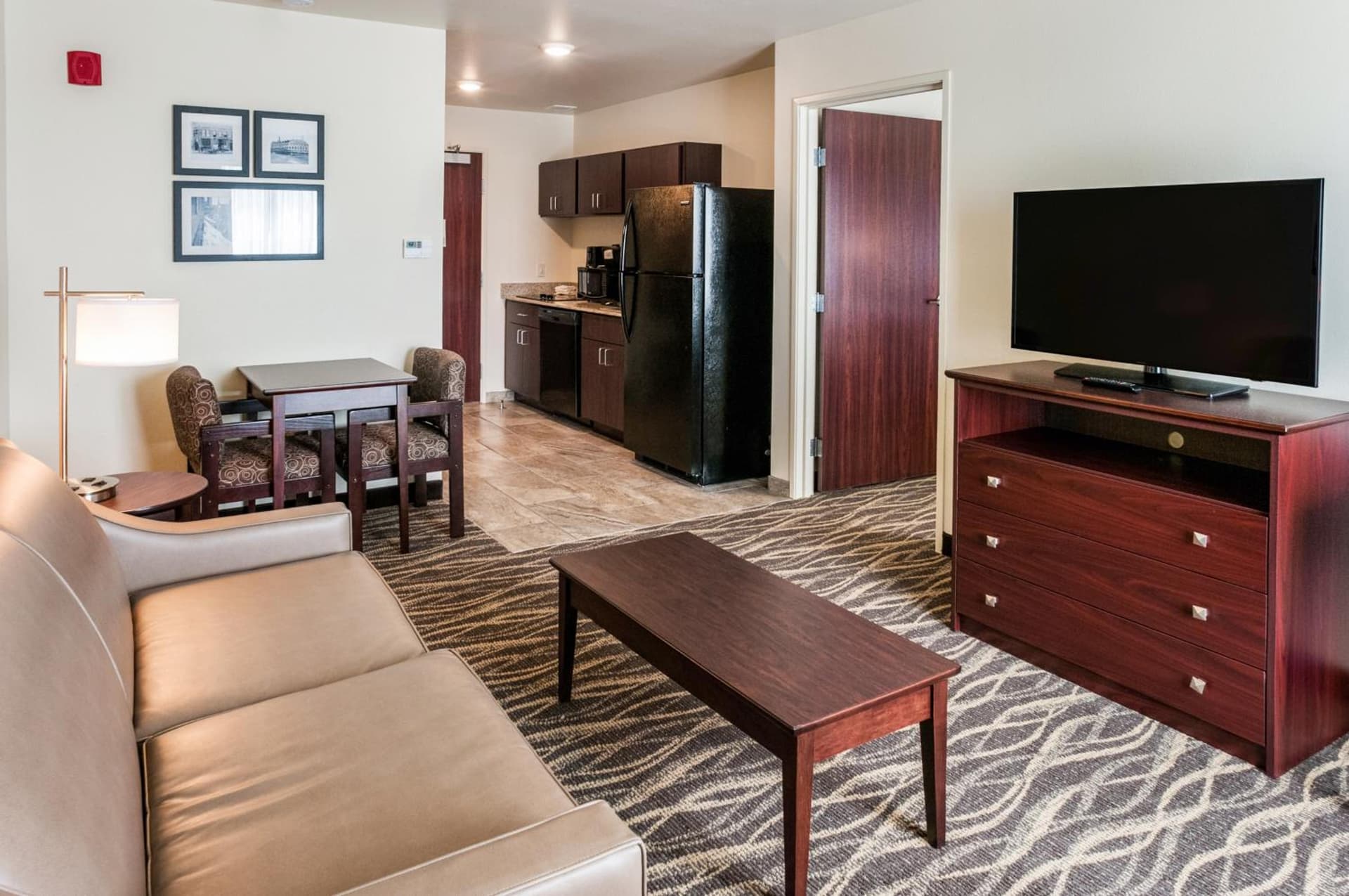 Cobblestone Hotel & Suites Appleton International Airport gallery photo in Neenah, WI — image 35