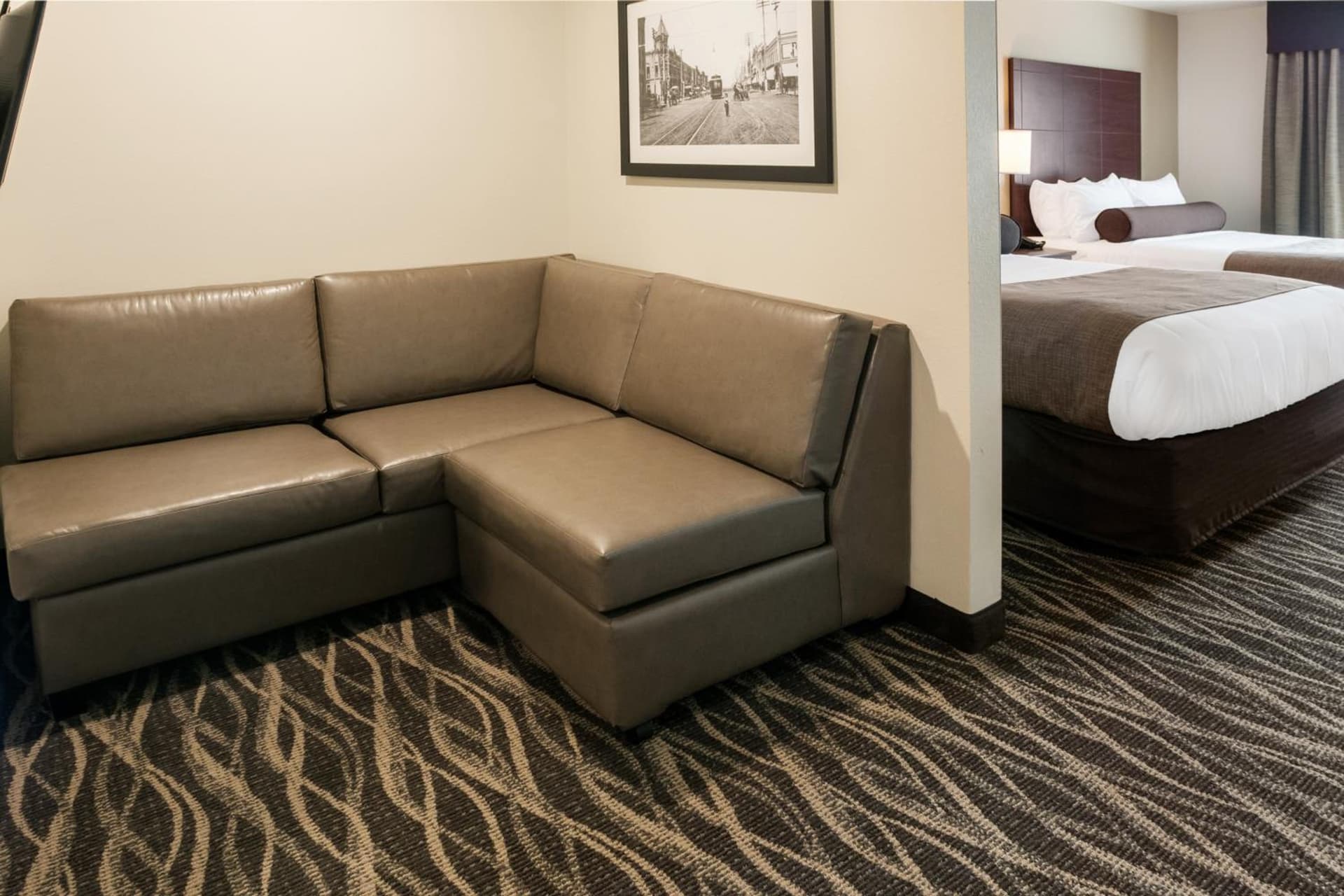 Cobblestone Hotel & Suites Appleton International Airport gallery photo in Neenah, WI — image 40