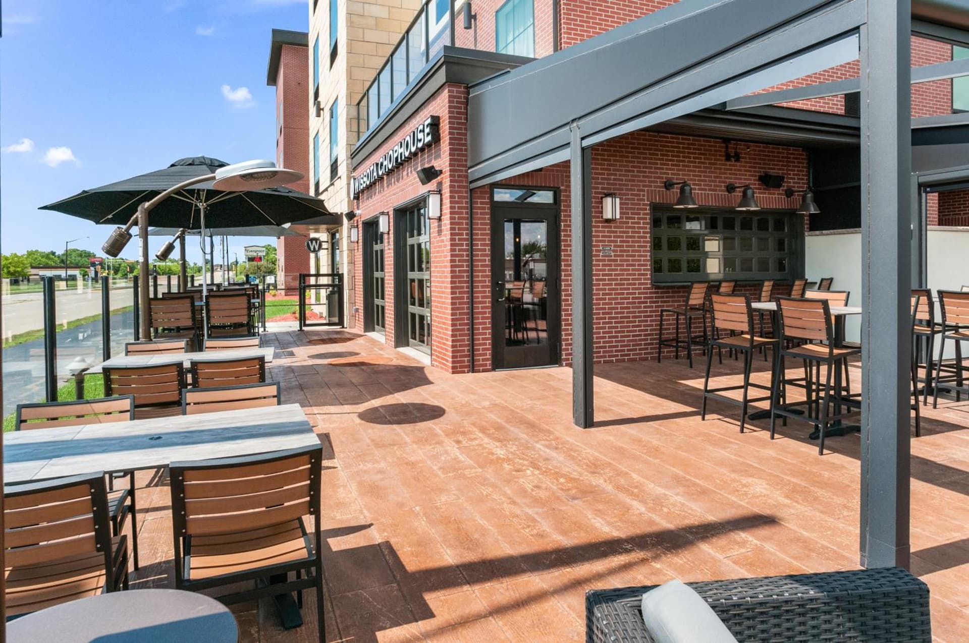 Cobblestone Hotel & Suites Appleton International Airport property views in Neenah, WI — gallery photo 3
