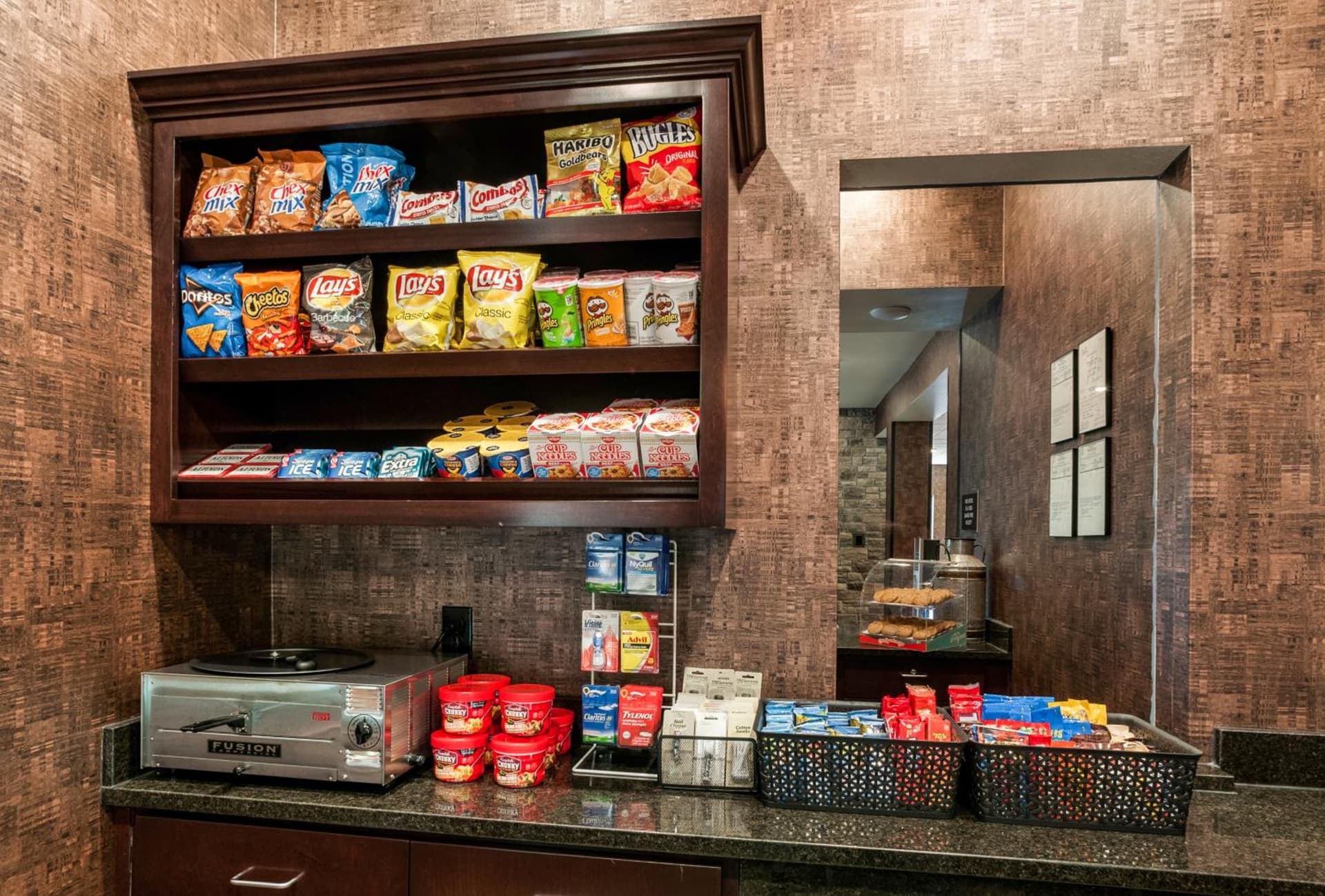 Cobblestone Hotel & Suites Appleton International Airport gallery photo in Neenah, WI — image 7