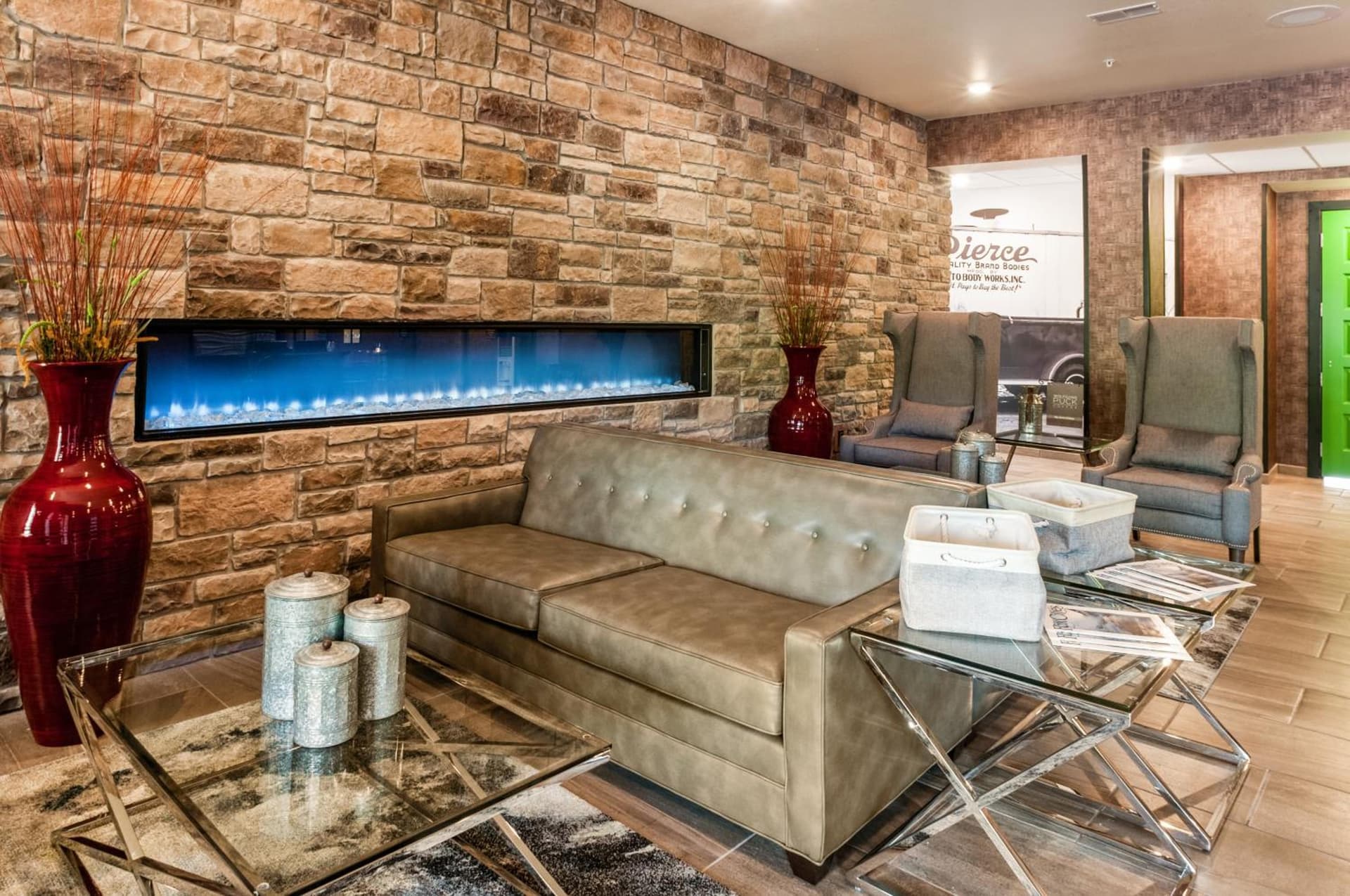 Cobblestone Hotel & Suites Appleton International Airport gallery photo in Neenah, WI — image 15