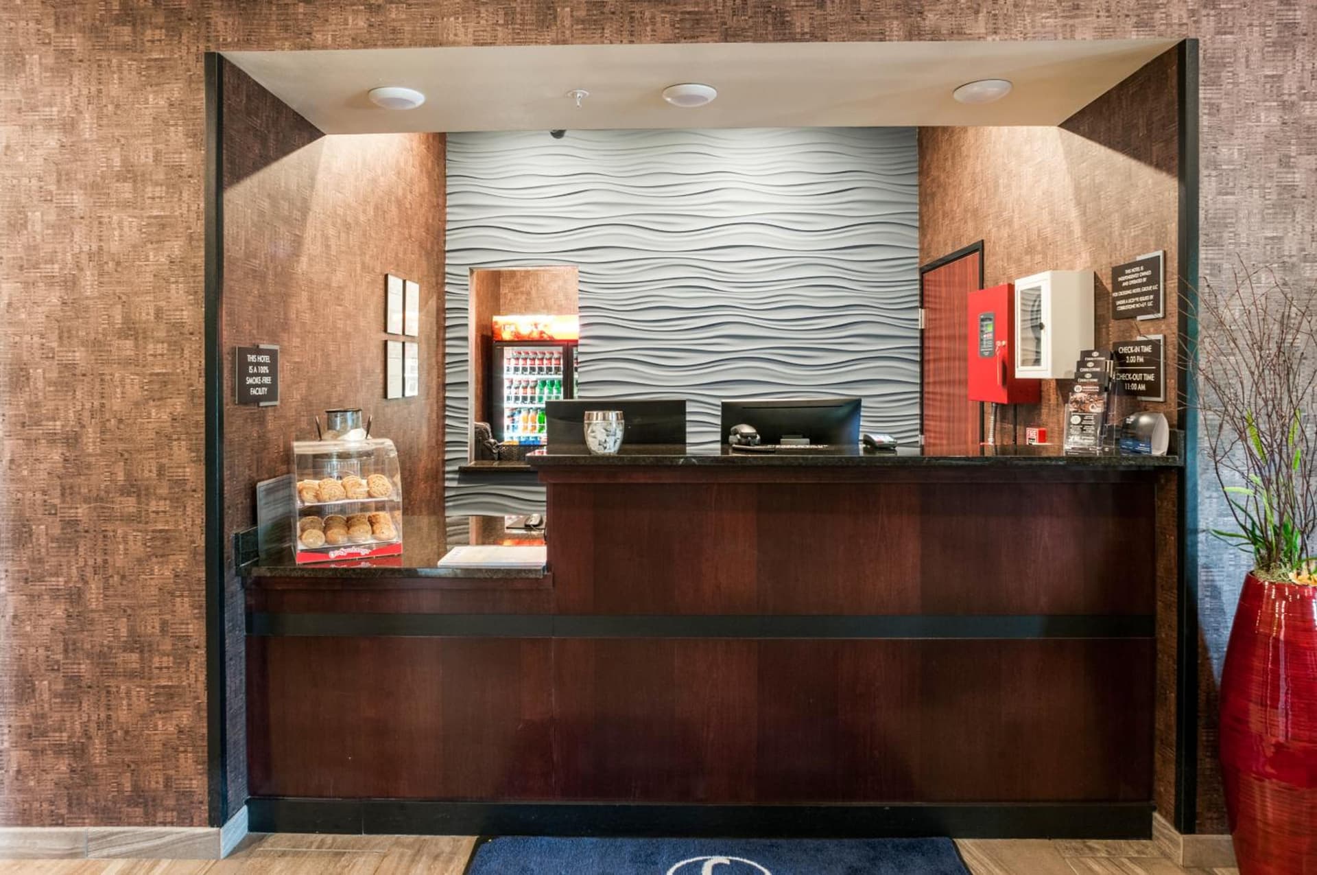 Cobblestone Hotel & Suites Appleton International Airport gallery photo in Neenah, WI — image 36