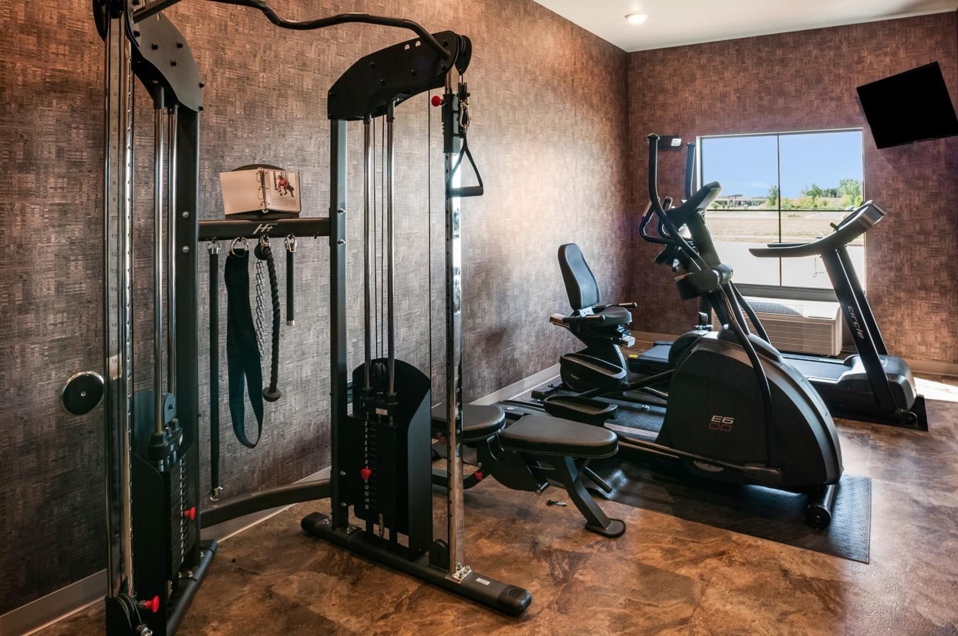 Cobblestone Hotel & Suites Appleton International Airport gallery photo in Neenah, WI — image 16