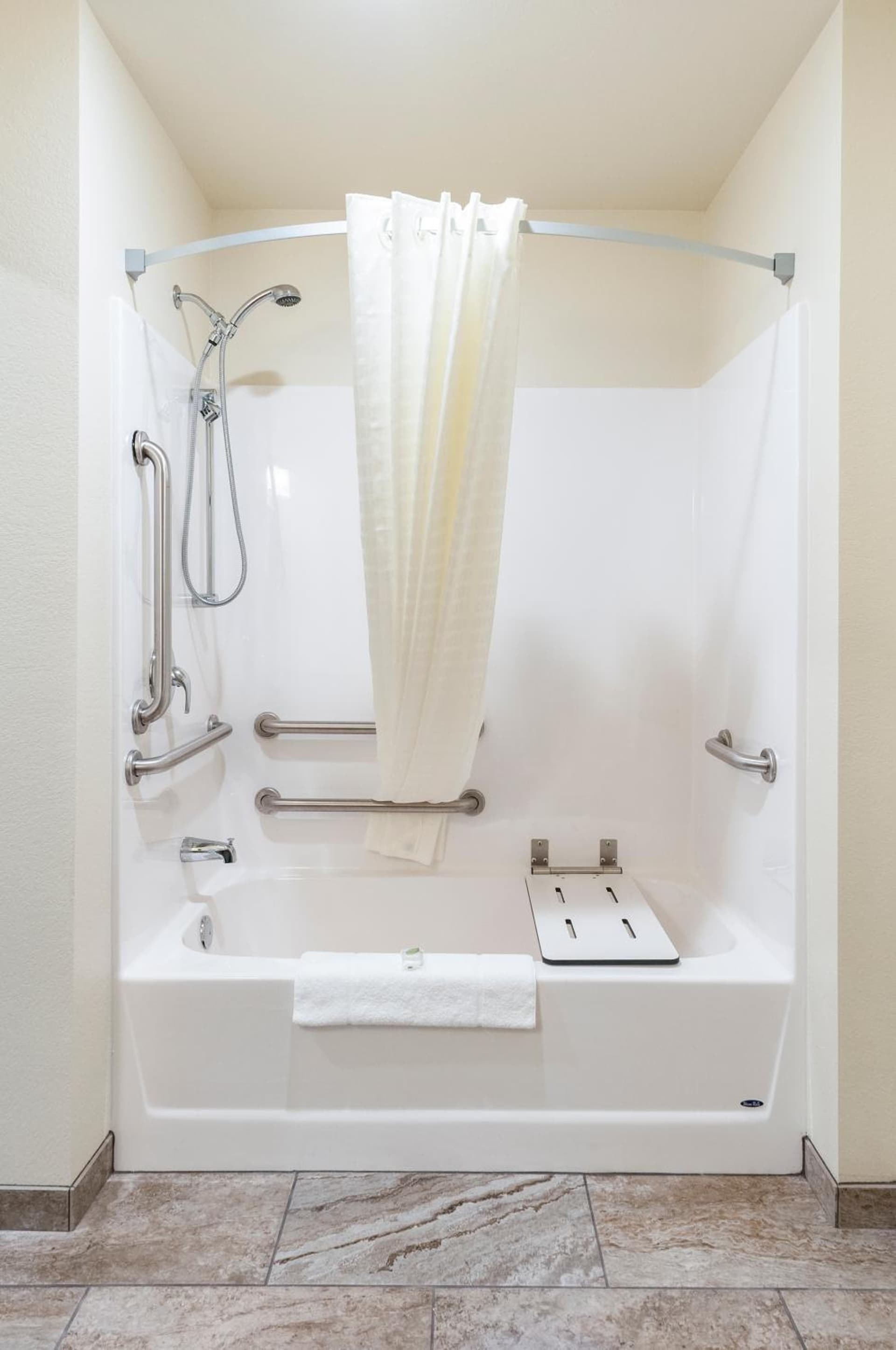 Cobblestone Hotel & Suites Appleton International Airport gallery photo in Neenah, WI — image 25