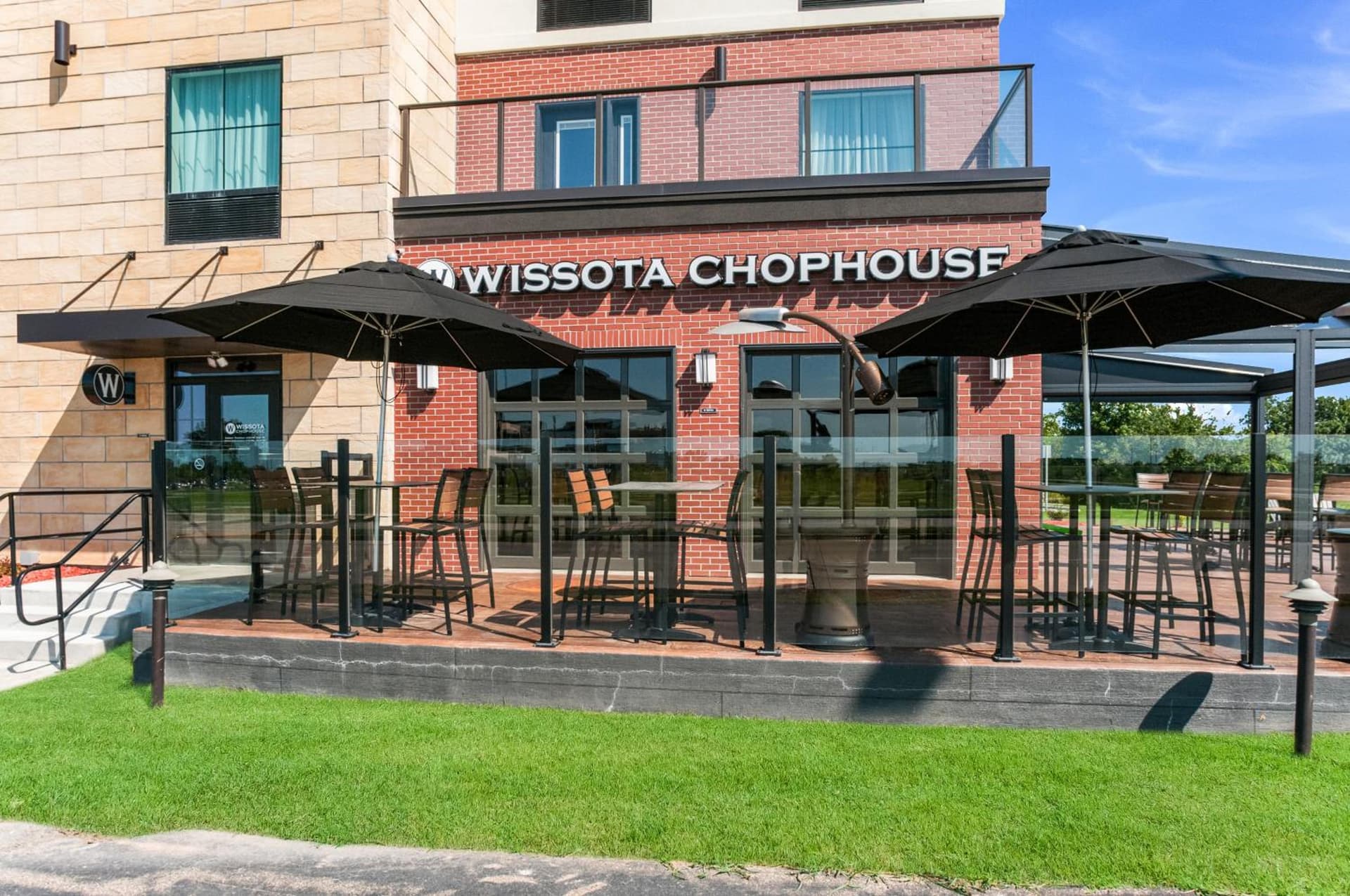 Cobblestone Hotel & Suites Appleton International Airport property views in Neenah, WI — gallery photo 3