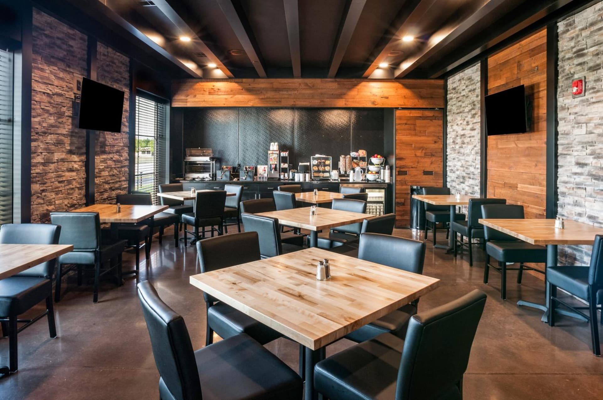 Cobblestone Hotel & Suites Appleton International Airport gallery photo in Neenah, WI — image 21