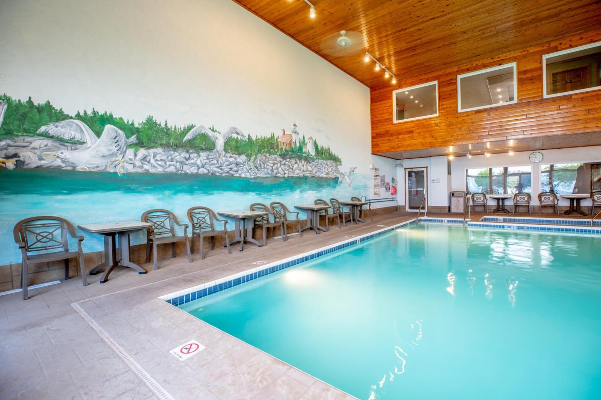 Westwood Shores Waterfront Resort interior in Sturgeon Bay, WI — gallery photo 2