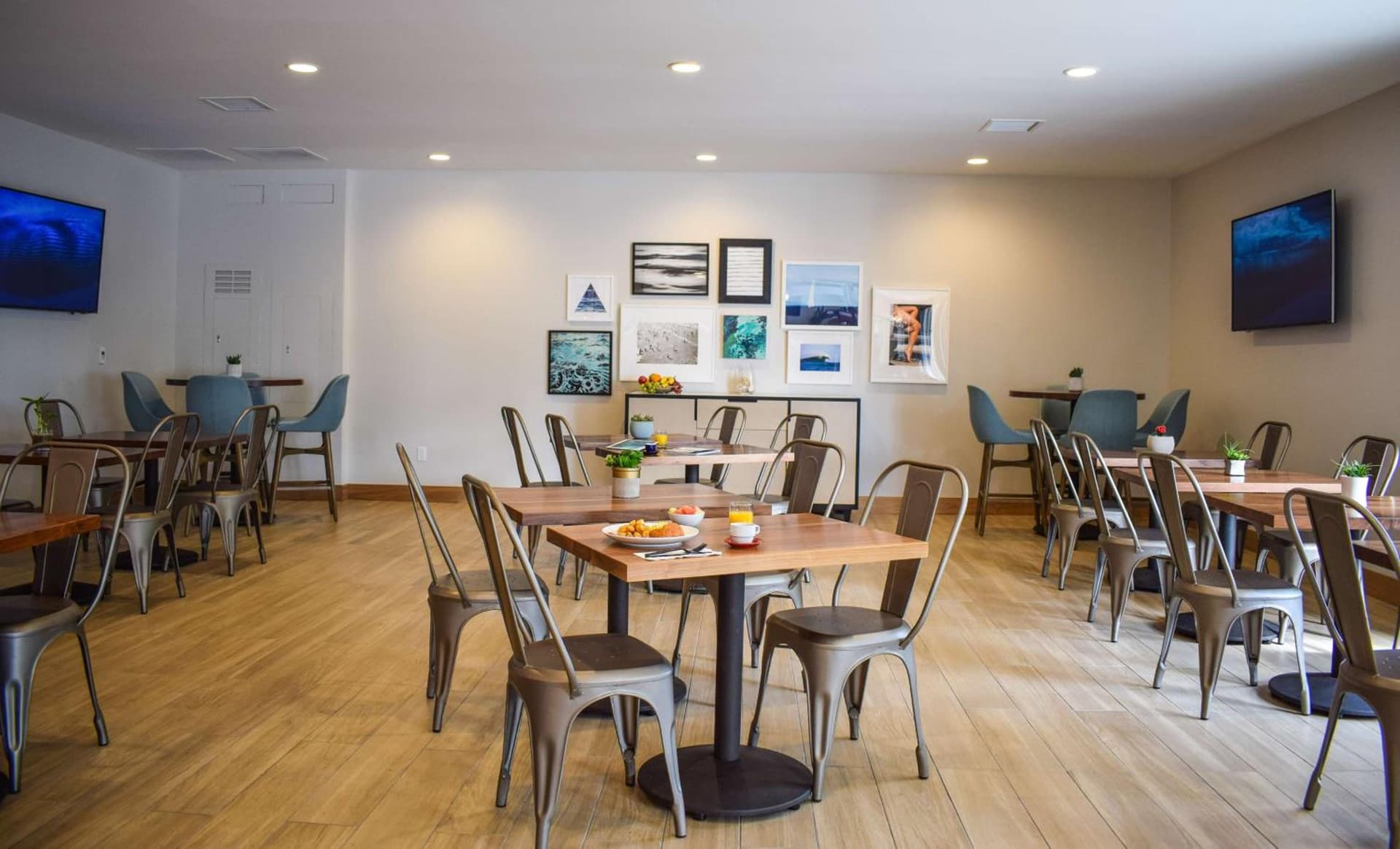 Beachside Inn gallery photo in Santa Barbara, CA — image 217
