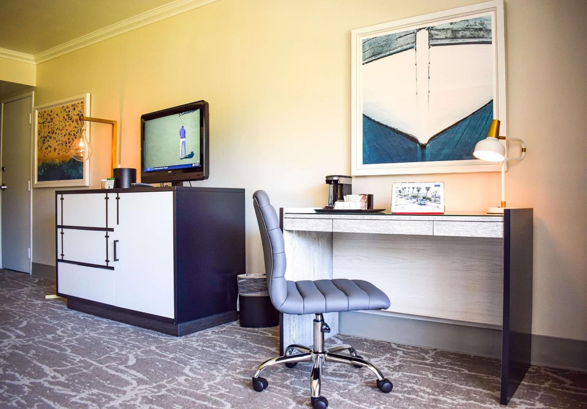 Beachside Inn gallery photo in Santa Barbara, CA — image 177