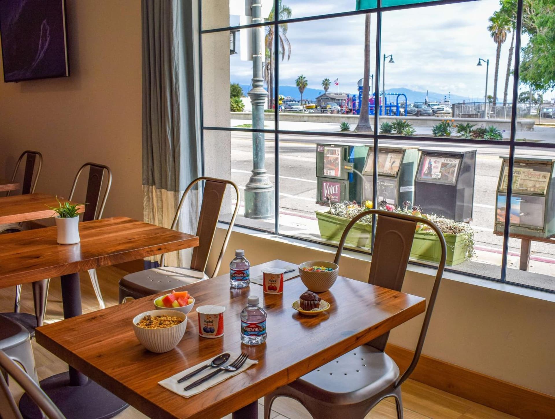 Beachside Inn gallery photo in Santa Barbara, CA — image 106