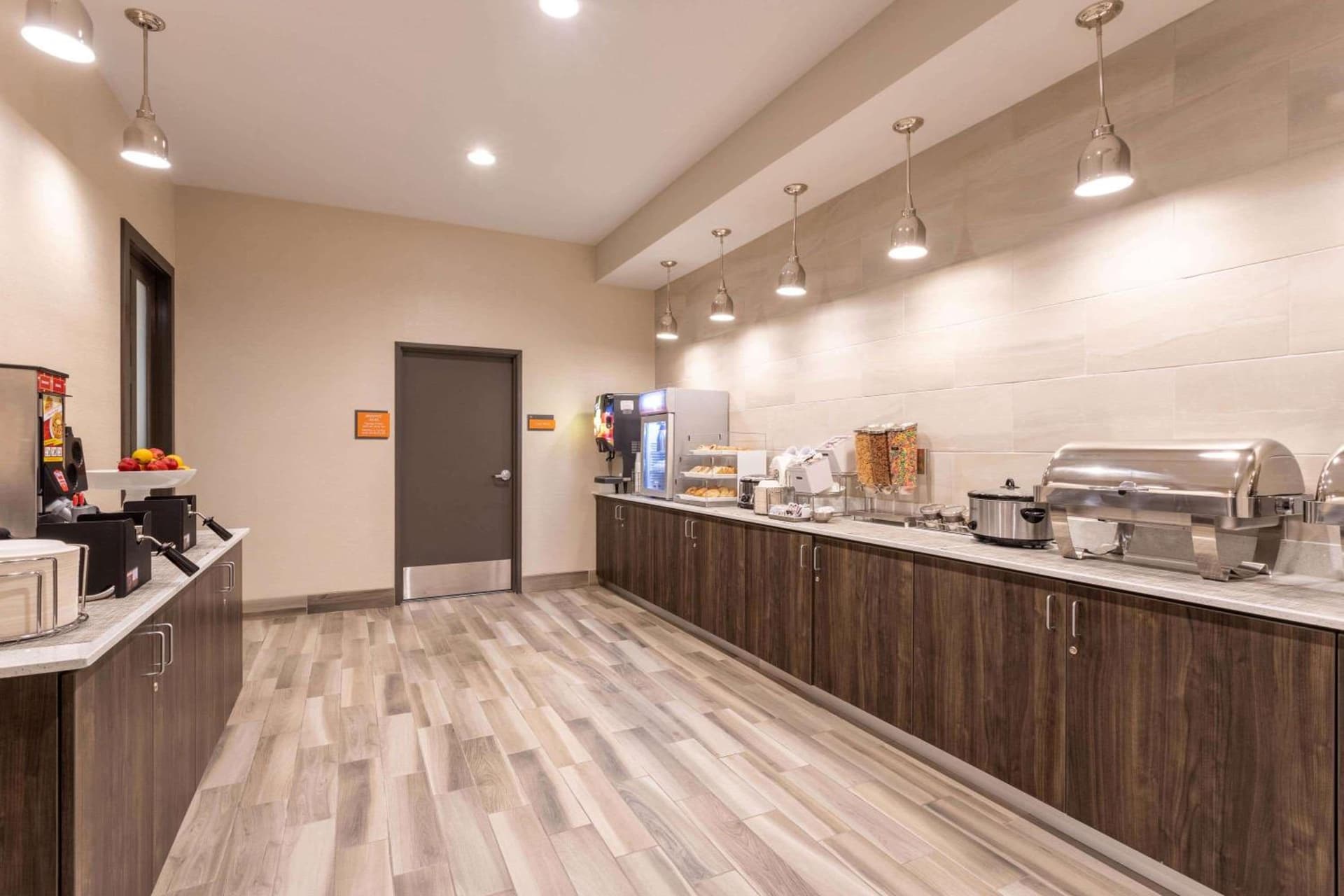 La Quinta Inn and Suites by Wyndham Bloomington gallery photo in Bloomington, IN — image 26