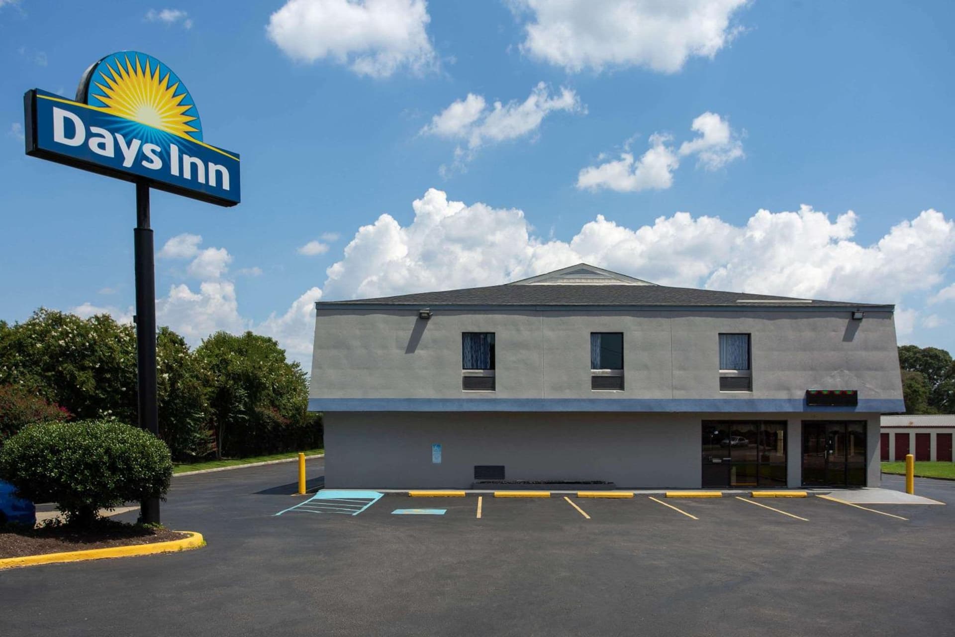 Days Inn by Wyndham Chesapeake gallery photo in Chesapeake, VA — image 9