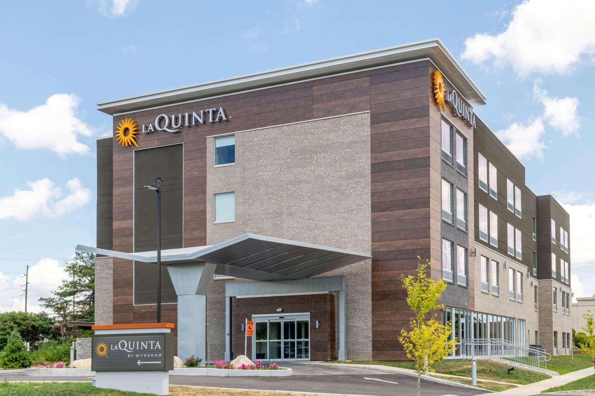 La Quinta Inn and Suites by Wyndham Bloomington gallery photo in Bloomington, IN — image 35