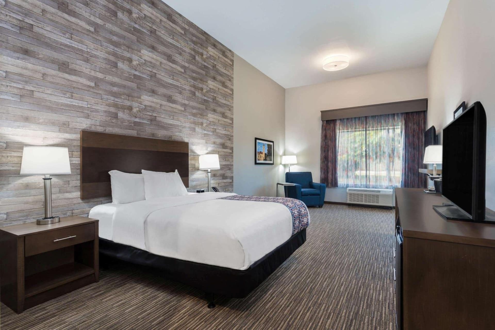 La Quinta Inn and Suites by Wyndham Bloomington gallery photo in Bloomington, IN — image 25