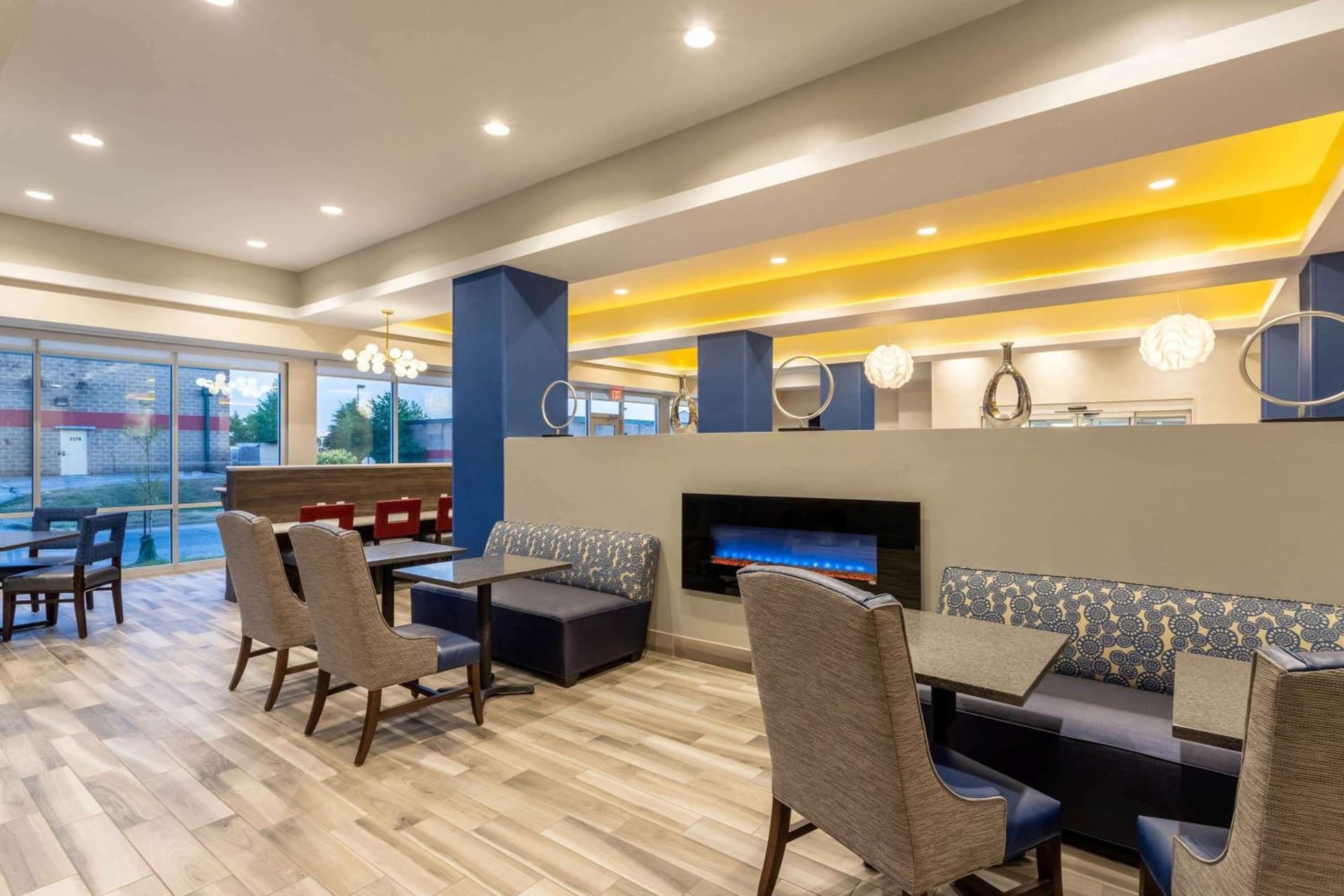 La Quinta Inn and Suites by Wyndham Bloomington gallery photo in Bloomington, IN — image 29