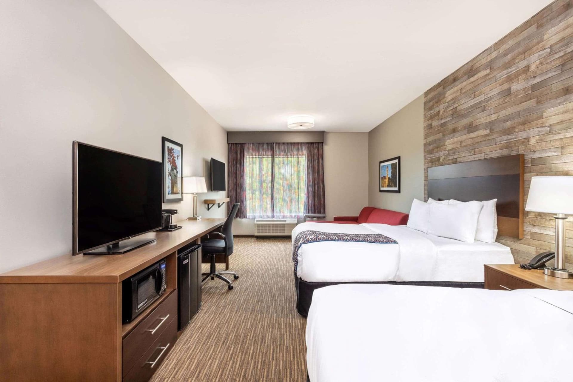 La Quinta Inn and Suites by Wyndham Bloomington gallery photo in Bloomington, IN — image 28