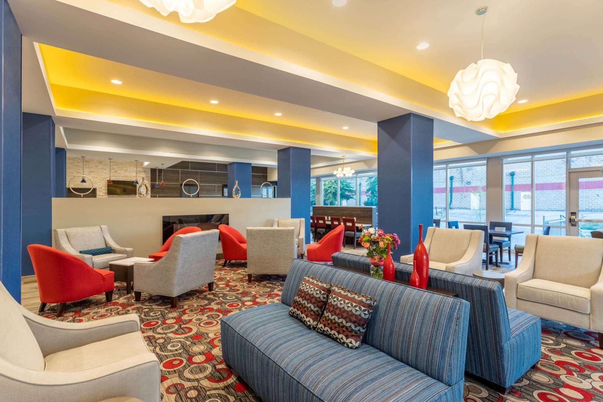 La Quinta Inn and Suites by Wyndham Bloomington gallery photo in Bloomington, IN — image 16