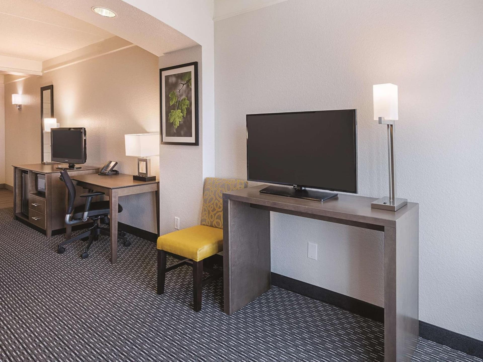 La Quinta by Wyndham Arlington North 6 Flags Dr gallery photo in Arlington, TX — image 21