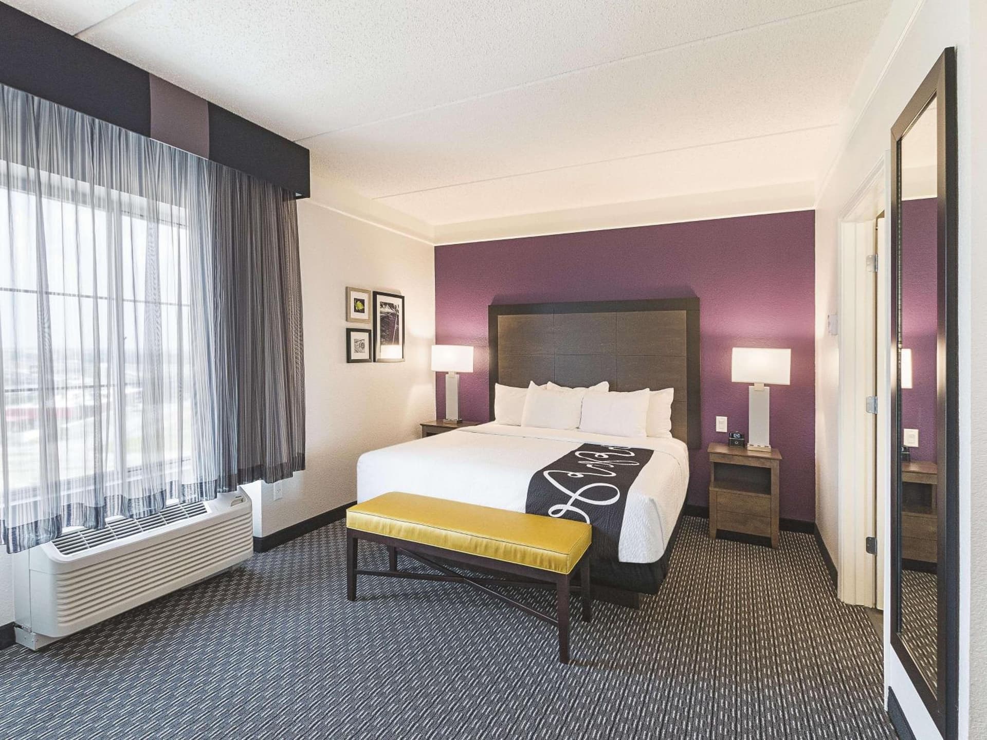 La Quinta by Wyndham Arlington North 6 Flags Dr gallery photo in Arlington, TX — image 59