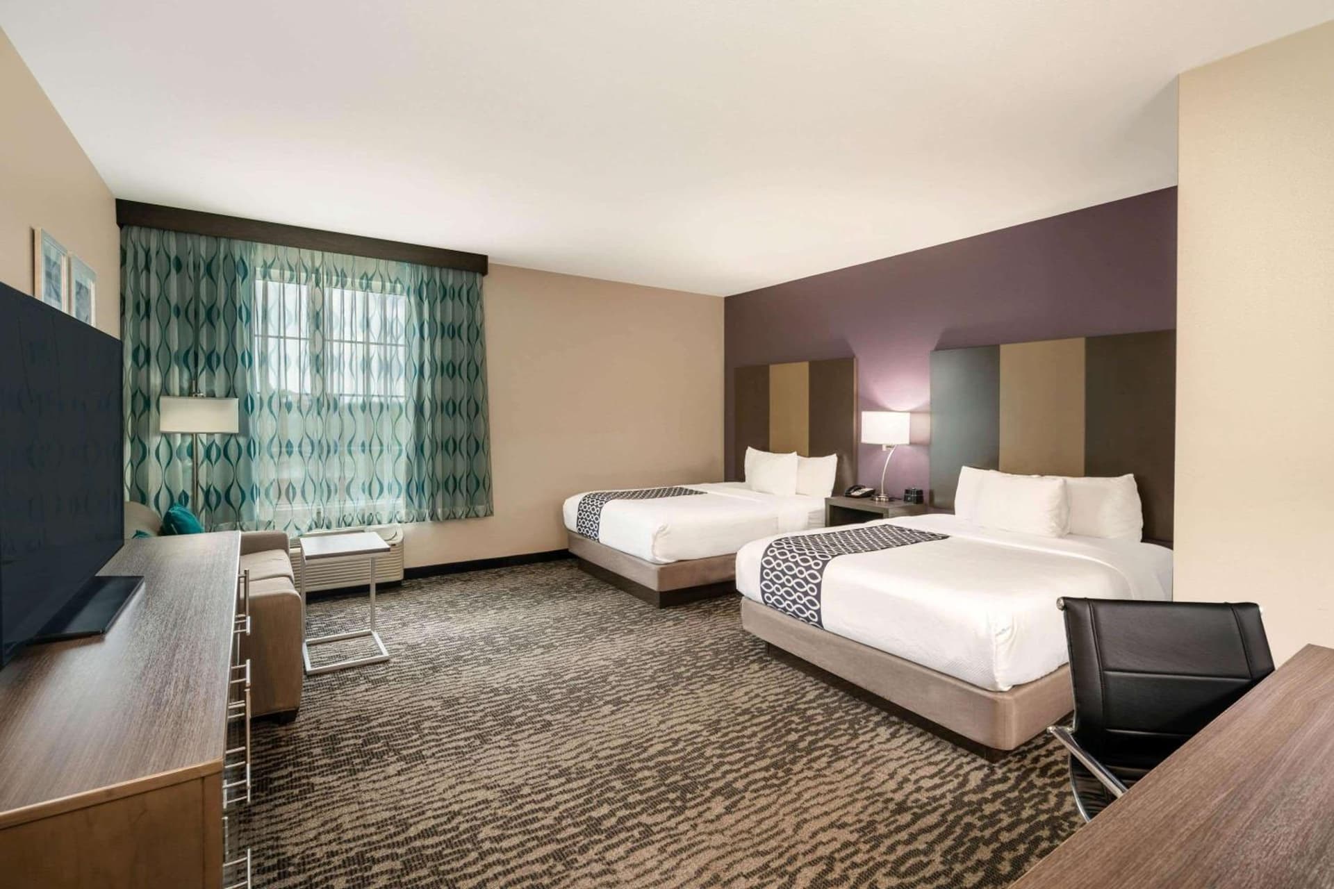 La Quinta by Wyndham Chattanooga - Lookout Mtn interior in Chattanooga, TN — gallery photo 2